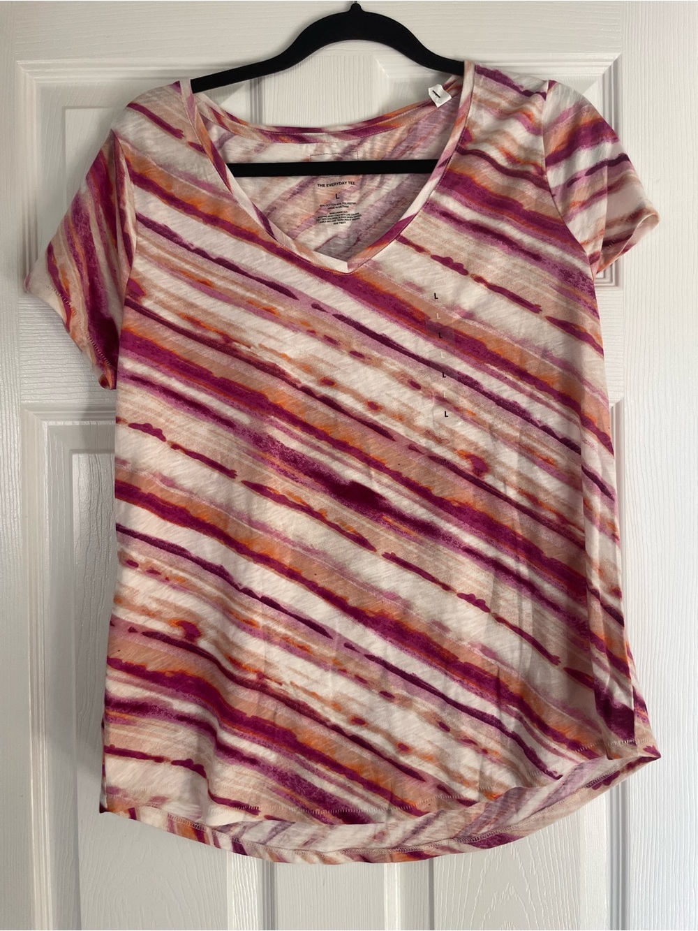 Sonoma Kohls V-Neck Tee in Pink & Orange